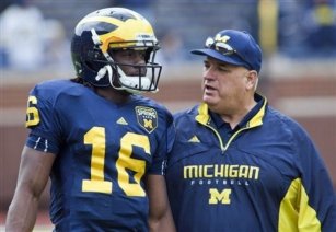 110416-denard-robinson-al-borges-spring-gamejpg-a0dd822b4f78dc0a